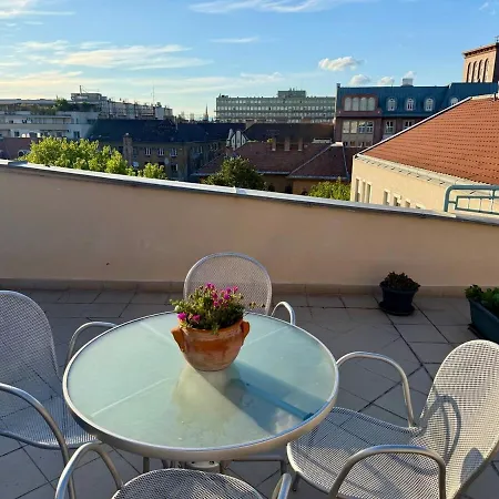 Lilla's Cozy Patio Apartman Budapest